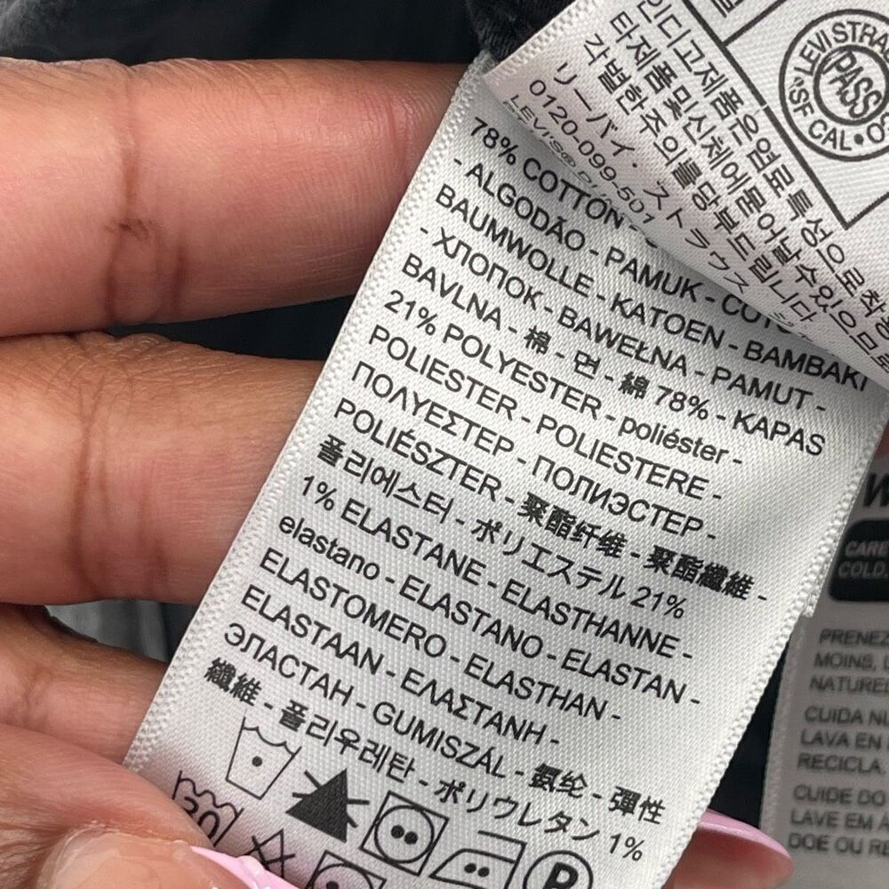 Levi’s 314 Shaping Straight Black Women’s Jeans Mid Rise Tummy Control 30x32 - Picture 12 of 15